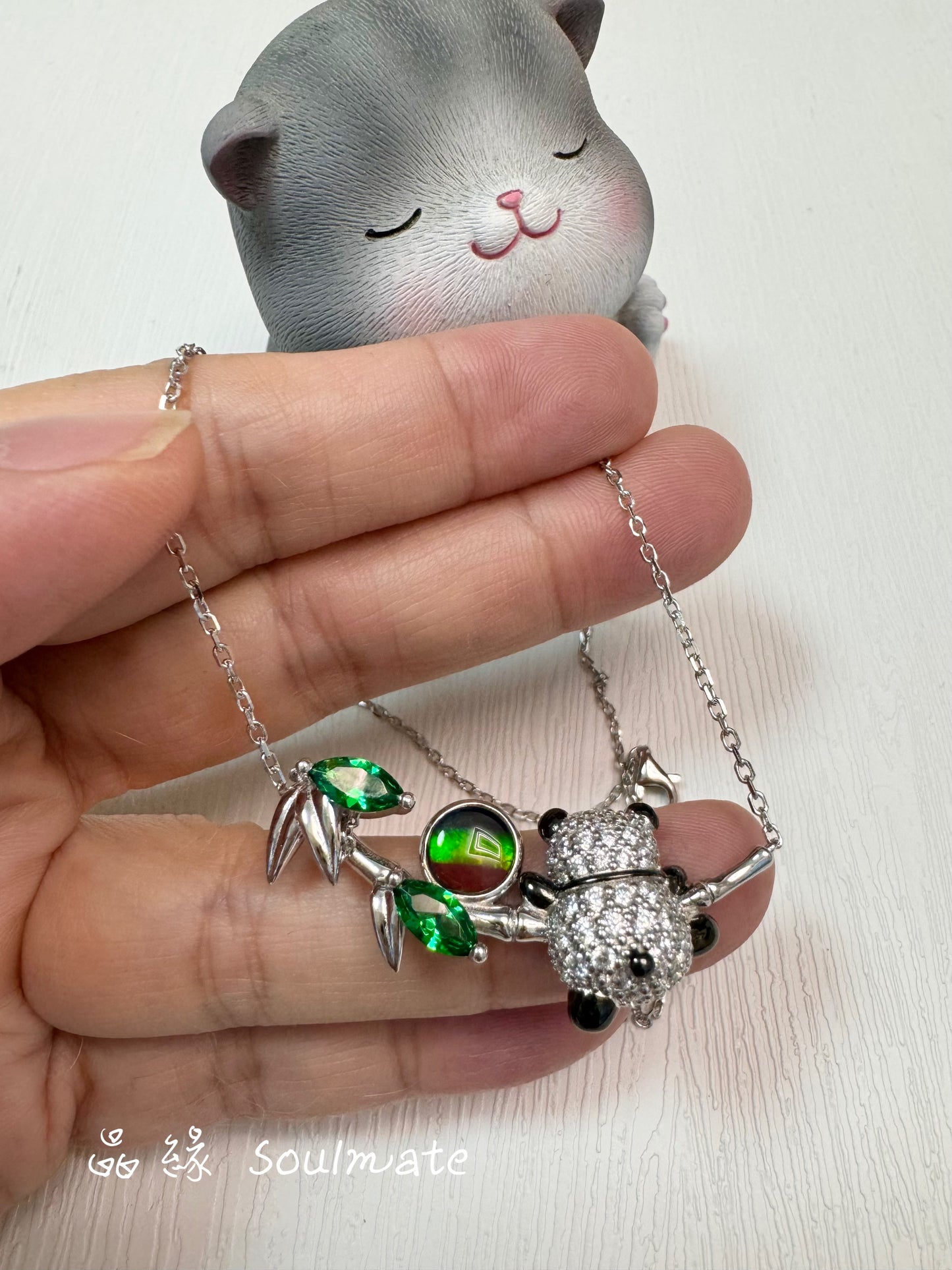 斑彩石熊貓頸鏈