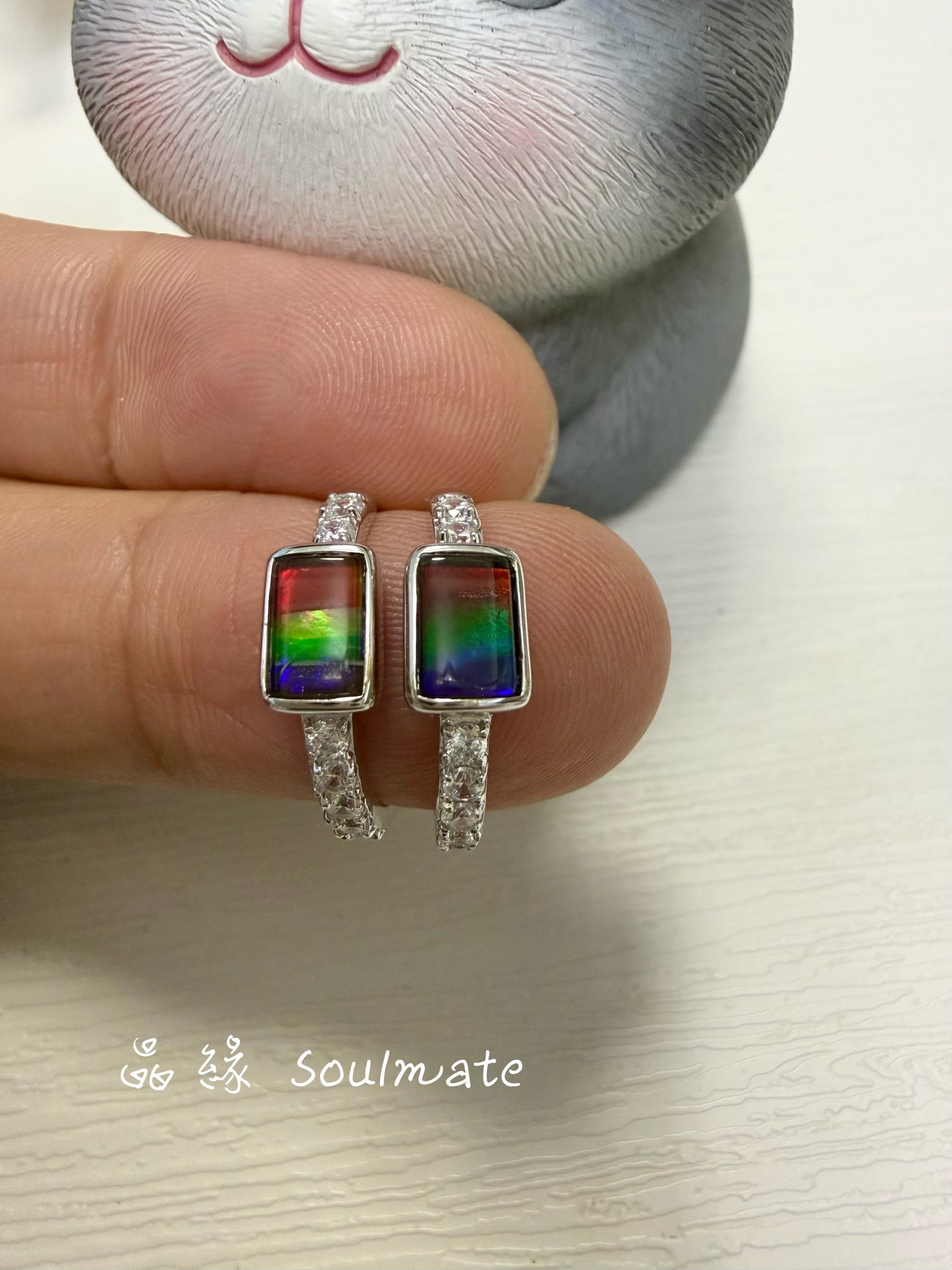 斑彩石耳圈 (石4x6mm)