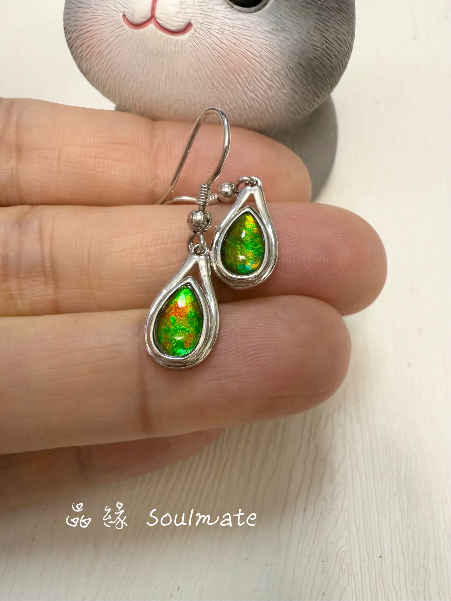 斑彩石耳環 （石5x8mm)