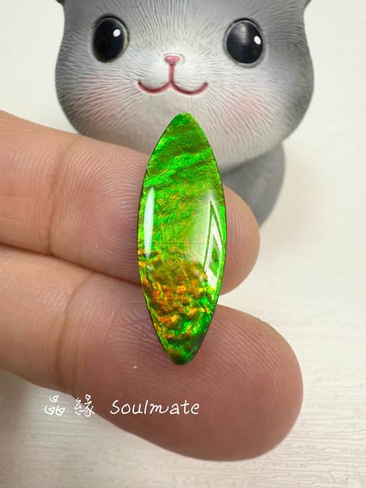 斑彩石裸石 9x26mm