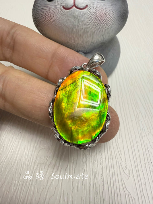 斑彩石吊墜 22x27mm